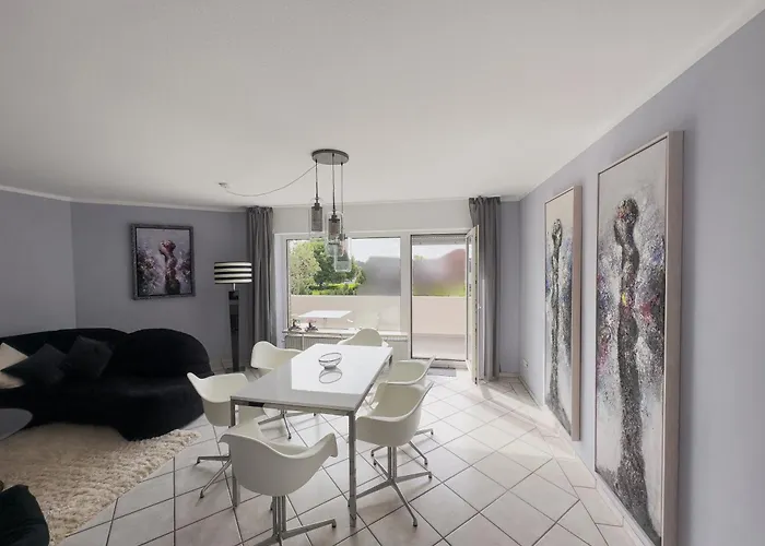 Ruhiges Juwel: Frisch Renoviert 100 Qm