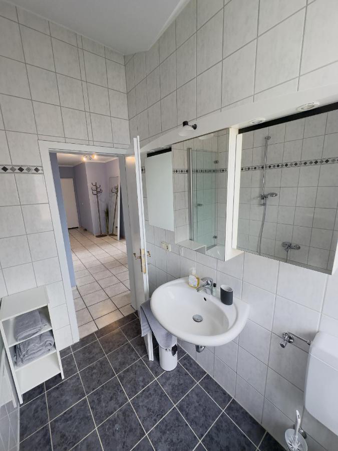 Ruhiges Juwel: Frisch Renoviert 100 Qm Julich