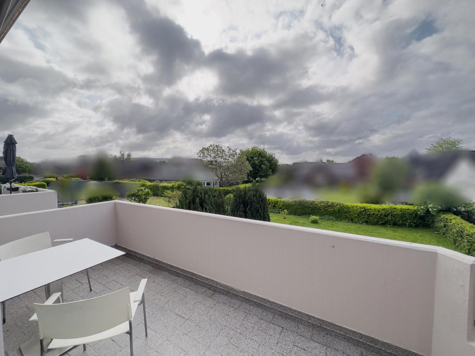 Ruhiges Juwel: Frisch Renoviert 100 Qm Apartment *